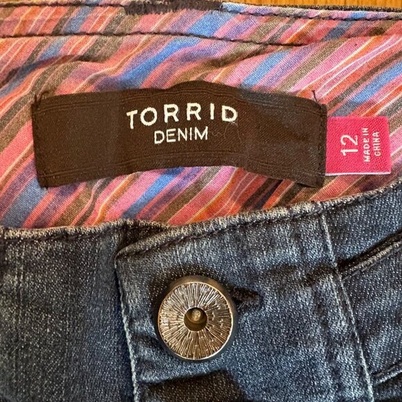 High-Waisted 3 Button Fly Torrid Stretch Denim Skinny Jeans Size 12 Button Zip - Picture 3 of 8